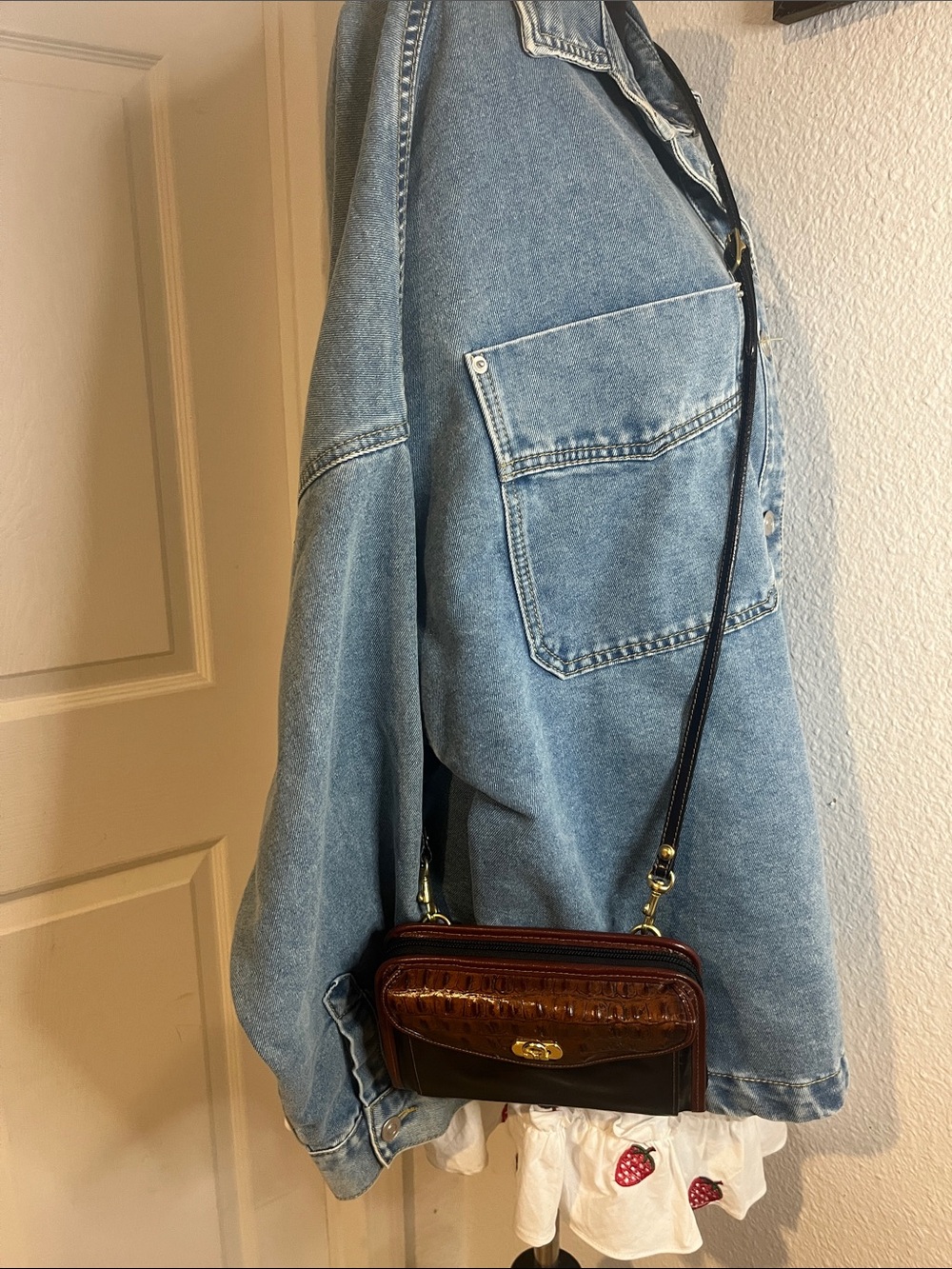 Brown Croc-Textured Crossbody Bag with Gold Hardware